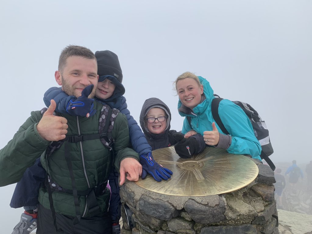 CreweFC's tweet photo. THE KING OF THE WORLD!

They’ve done it! 

Well done to Archie &amp; the Harrop’s who have made it to the top of Snowdon! 

A fantastic effort from everyone who supported the day! 👏🏻👏🏻👏🏻

https://t.co/m2Ju8yOEB0

⬆️🏔1035m/1035m done!

#TogetherStronger https://t.co/fosn1mARq1