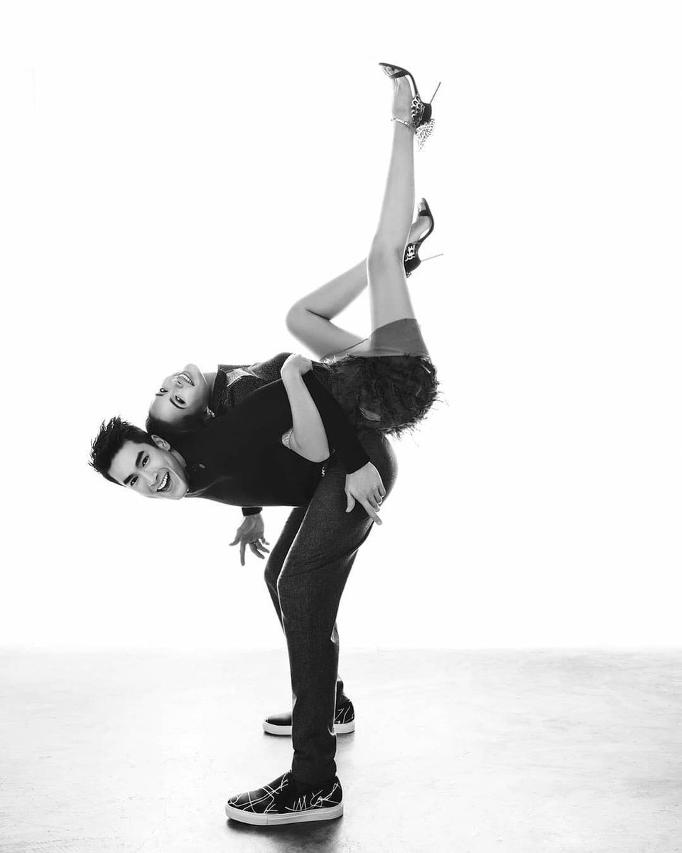 PRAEW MAGAZINE 

<a href="/Nadech_KG/">Nadech Kugimiya</a>