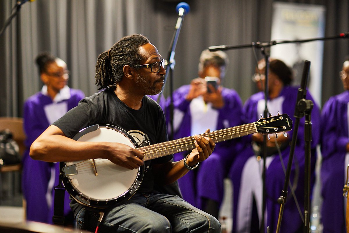 JamaicaLeeds's tweet photo. There were tambourines, a banjo and so much joy at our #EulogyProject Sing a Sankey event celebrating Jamaican funeral and remembrance traditions #JamaicaLeeds π€ππ #nationallotteryheritagefund #leedsinspired #windrush2019 π· @photosbydavid https://t.co/zaGlqlCpi1