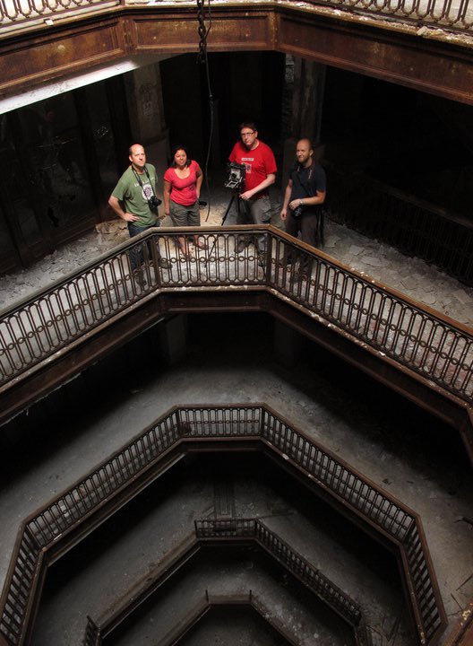 PlannerSean's tweet photo. 9 years ago today I explored the Farwell building, a spectacular midrise building in Detroit. It has now been fully restored and is open again. 

https://t.co/zioEEEB90n https://t.co/NjRJ4irb0t