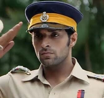badi_ki's tweet photo. #ArjunRawte is the best cop ever! He proved the phrase  #WatanKeAageKuchNahi We want him back with a bang! #WeWantArjunSeason2 #Arjun2 #ShaleenMalhotra 
@StarPlus @gorkymax @gulenaghmakhan @ShaleenMalhotra @GlitzVision_USA @StarAnilJha @ushanx @4lionsfilms @GossipsTv @Nilamber05 https://t.co/VoO2TsRzHo