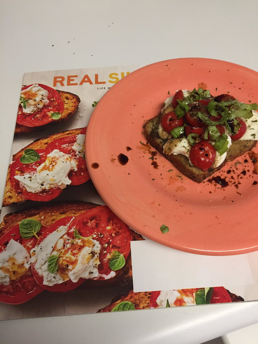CCMedic521's tweet photo. This morning’s breakfast with a little bit of Bach. Thanks for the idea @RealSimple https://t.co/YvCLggec5t