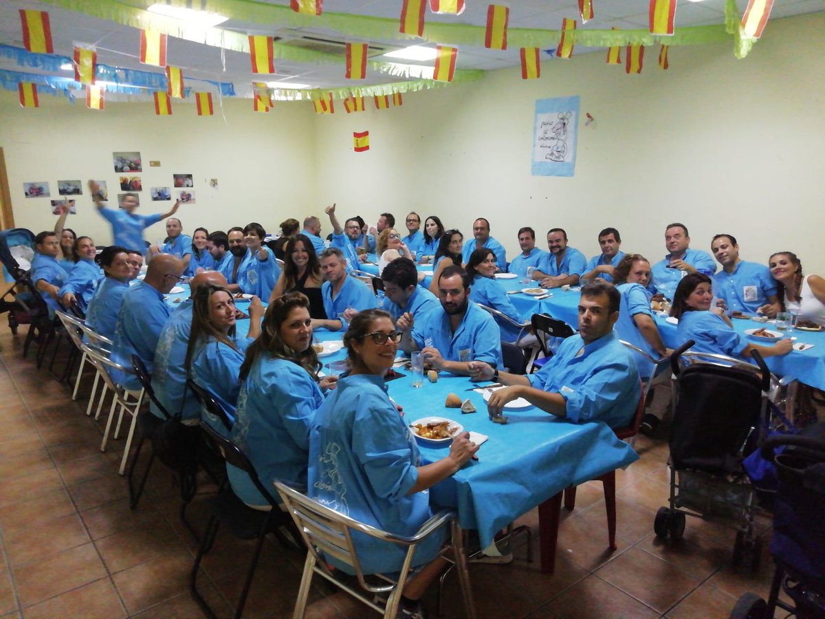 MayGuzevents's tweet photo. #25aniversario #peñaelcolocon #17agosto2019 #Almorox #Toledo #eventos2019 #catering #charangas #fotografos #camareros #Fiestas #exito Dinos que necesitas en tu celebración y #mayguzevents lo hará realidad https://t.co/MYMd3XK1vS