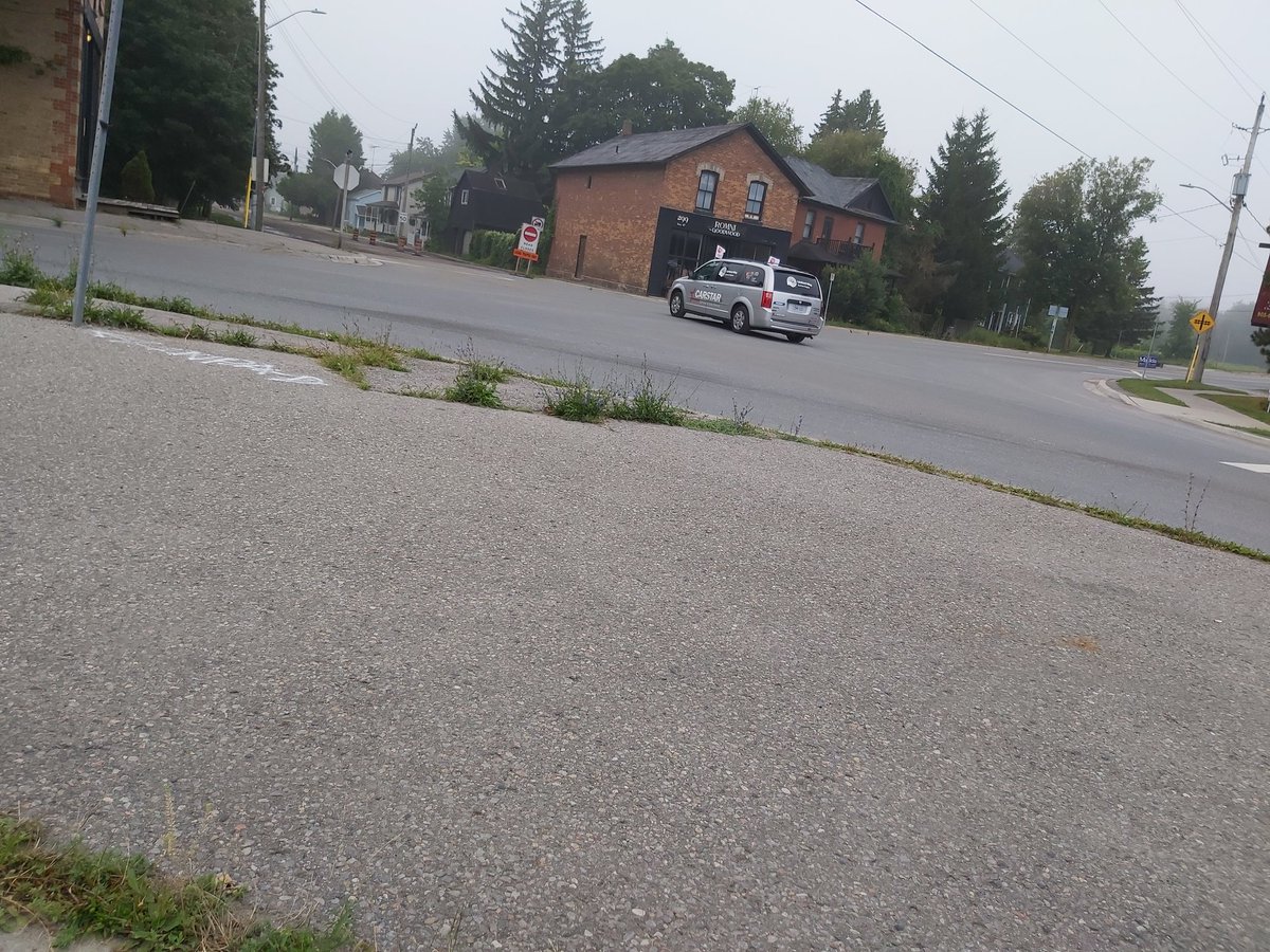 va3sbd's tweet photo. Supplies have arrived at Anninas bakery and the food and water trucks haved moved on to their next checkpoints now we wait for 100K and  160K riders and the volunteers. @Ride4UnitedWay #R4UW https://t.co/NMejbpDEcz