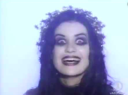 Howerska's tweet photo. Hi @one4review No reviewers in this year and I am almost at the end! fancy coming to see me? Help a sista out...especially if you like Shakespears sister. 7.30 Free Sisters. https://t.co/l45MRvTmWh