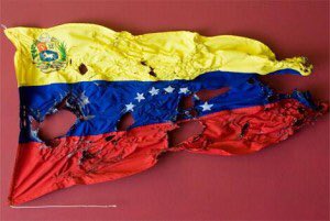 DrWilfredoBello's tweet photo. Finalmente la nación duerme.
 Con terribles pesadillas, si, pero dormida al fin.
La MUD y Guaidó lograron consumar la sedación del País. 
¡Misión cumplida Guaidó! Venezuela está como Maduro la quería: Sin reflejos, paralizada e inconsciente... https://t.co/ehBlC4mzSp