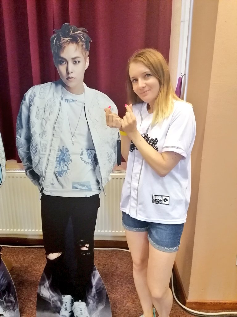 violetpetals85's tweet photo. Wczorajszy zlot #EXOL to była świetna zabawa ❤️❤️❤️ dawno nie czułam się tak dobrze w tłumie ludzi, ale taka jest siła EXO i także EXOL ❤️ gra w #CasinoEXOryale była zarąbista, odgadłyśmy passcode (co w cale nie było takie łatwe), ale niestety żadna nic nie wygrała huhu 💔 - - https://t.co/VISm3Q4RIr