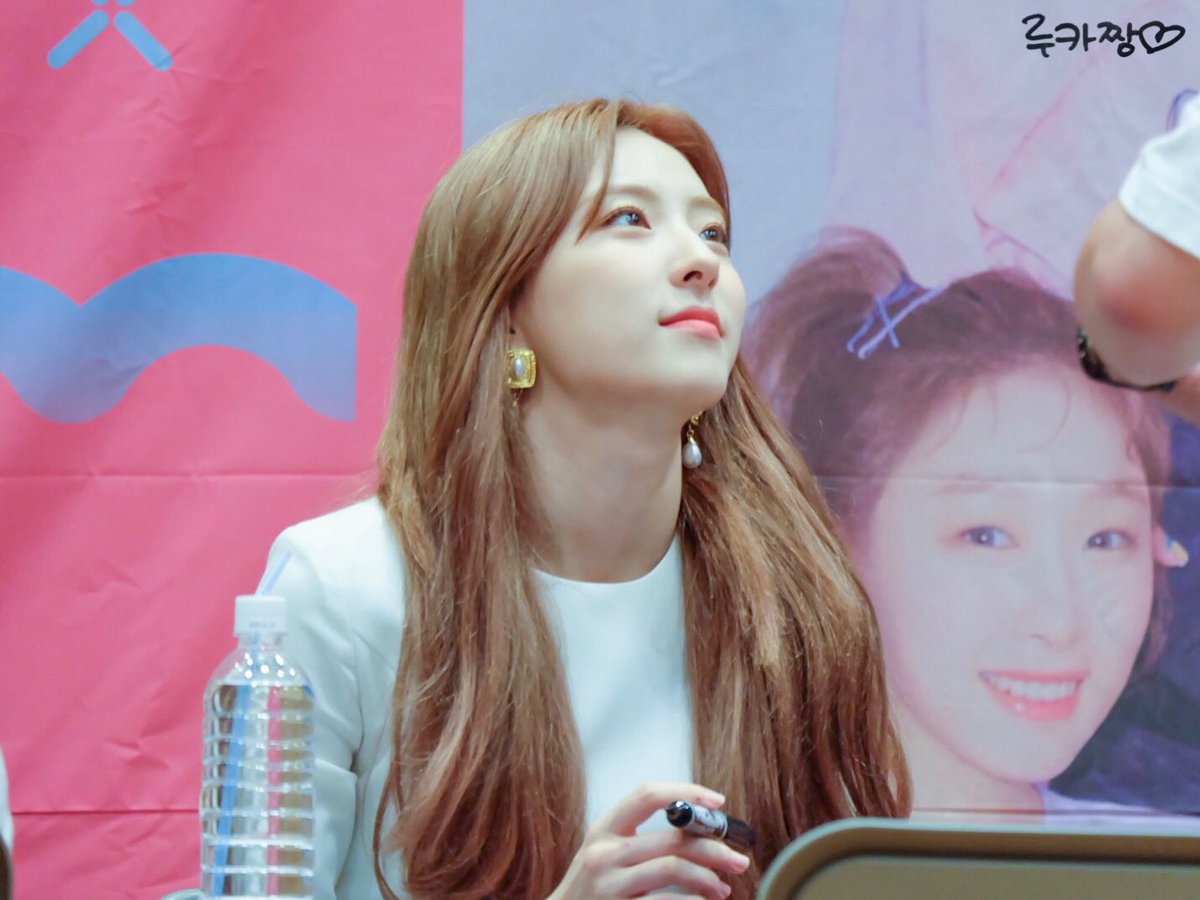 EUNSEO_RK's tweet photo. 190818 도쿄 팬싸

きょうも とても きれです🥰

#우주소녀 #WJSN #宇宙少女 #은서 #EUNSEO #ウンソ https://t.co/UfTwUgVCZ8