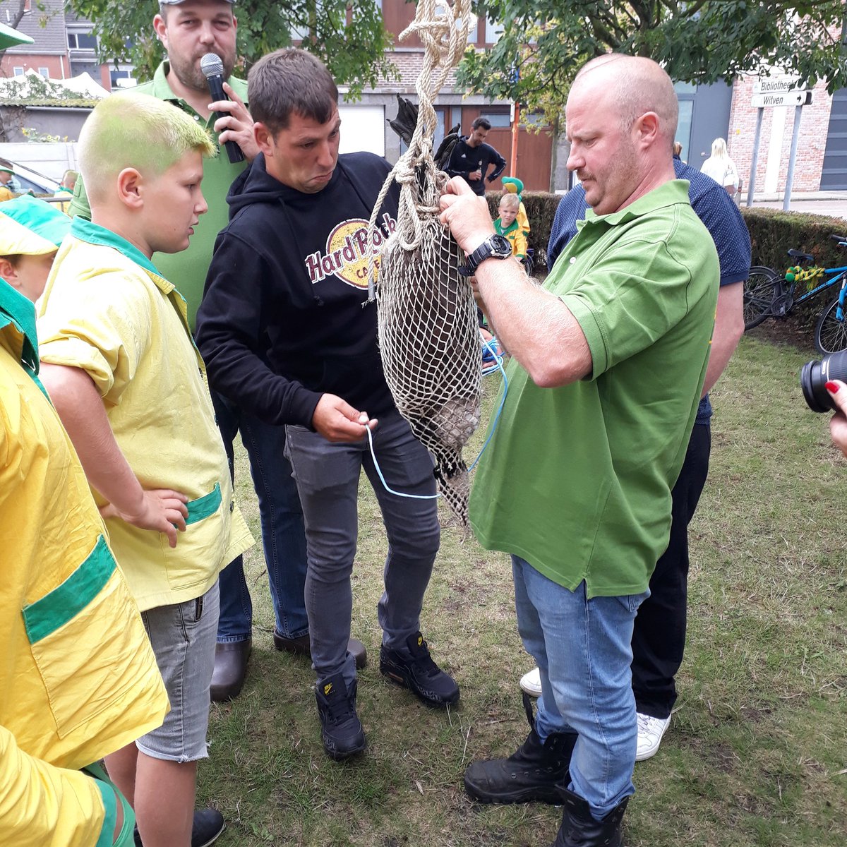 GansHoevenen's tweet image. Snijmeester op #MiniGans #Hoevenen #ganzenrijden