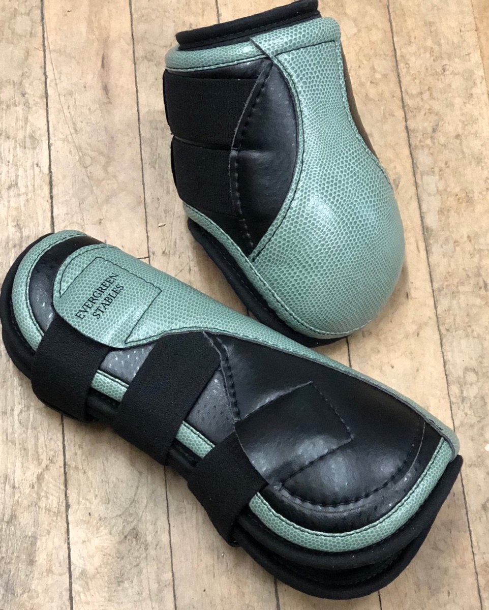 Custom Pony D-Teq Boots 🐍 🖤 
Shell: Black
Large Cover: Jungle Snakeskin
Small Cover: Black
Binding: Jungle Snakeskin
Elastic: Black 
Stitching: Black
Etching: Serif - Inside Top 
Studs: Chrome
Liner: ImpacTeq
#EquiFit #Customize