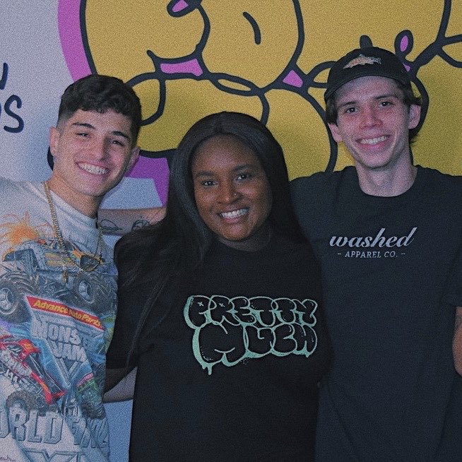 softbtchdesi's tweet photo. #goodbyefomo u were so much fun and i cant wait to turn up next tour 🖤🖤 https://t.co/wSpOfVII4n