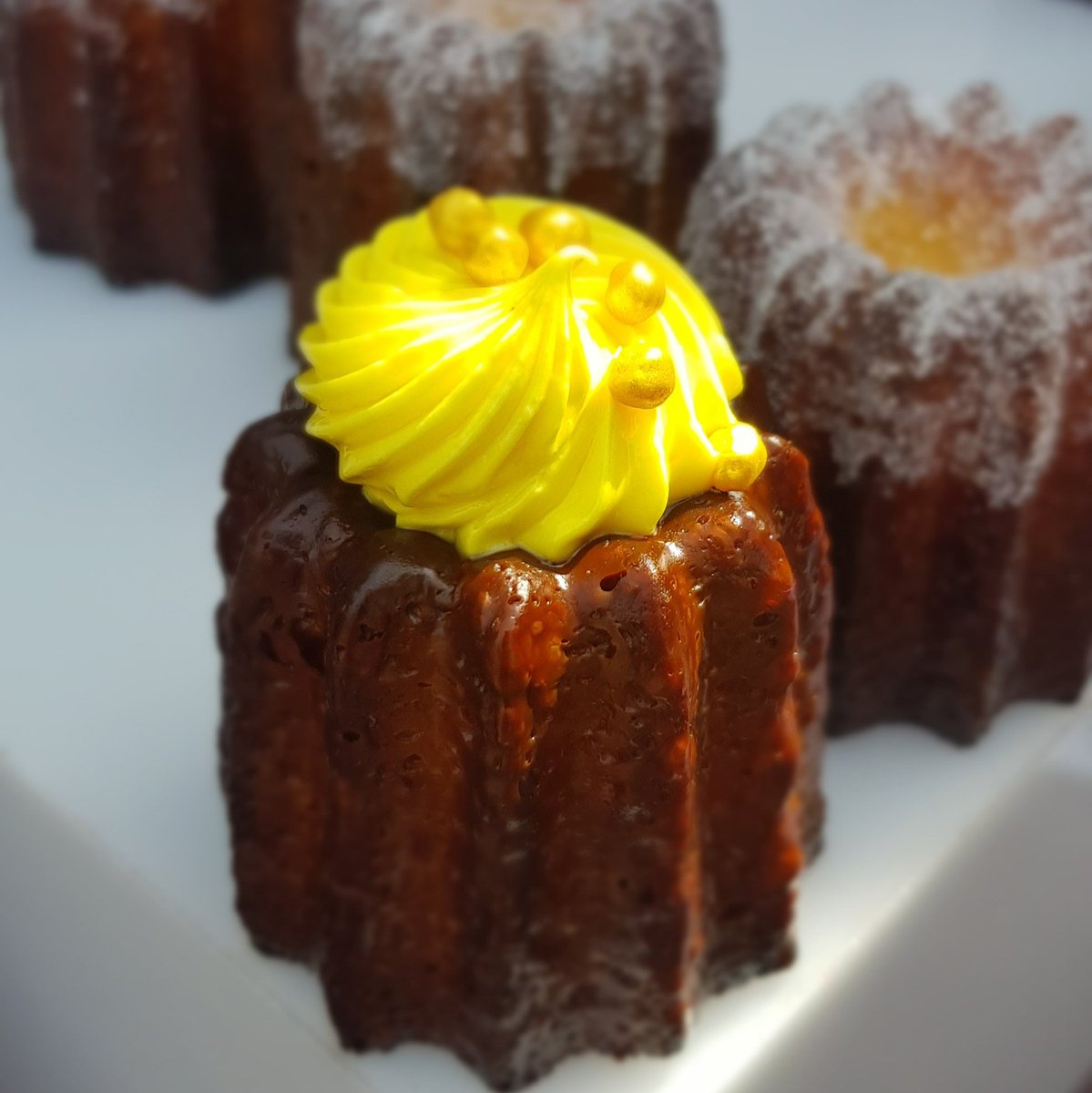 HackneyEats's tweet photo. Amazing canelés from Babelle - including salted caramel, raspberry, and oreo versions - they're Victoria Park Market every Sunday. Be careful though, you may struggle to pick which ones to try!!

#DontWorryEatHackney #Hackney https://t.co/O8pq6PYQoF