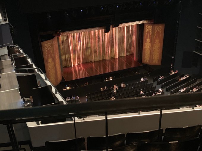 坂本昌行主演 The Boy From Oz 東急シアターオーブの座席やキャパは ジャニのブログ
