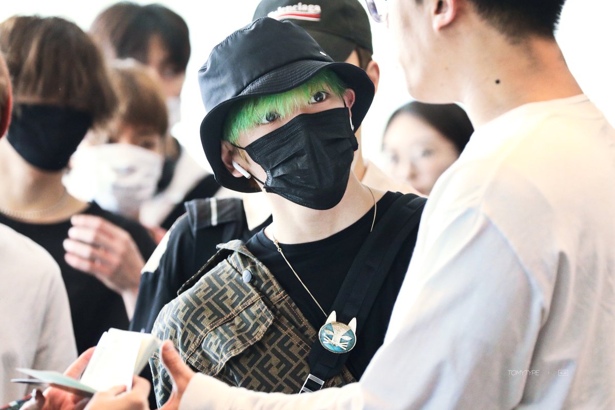 TOMYTYPE71's tweet photo. 👀✨

#TAEYONG #태용 https://t.co/G5cWpjVGj3