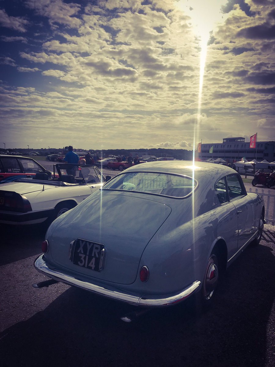 stevejamesyep's tweet photo. #FestivalItalia #brandshatch @Brands_Hatch @AutoItaliaMag https://t.co/flxP6dav7D