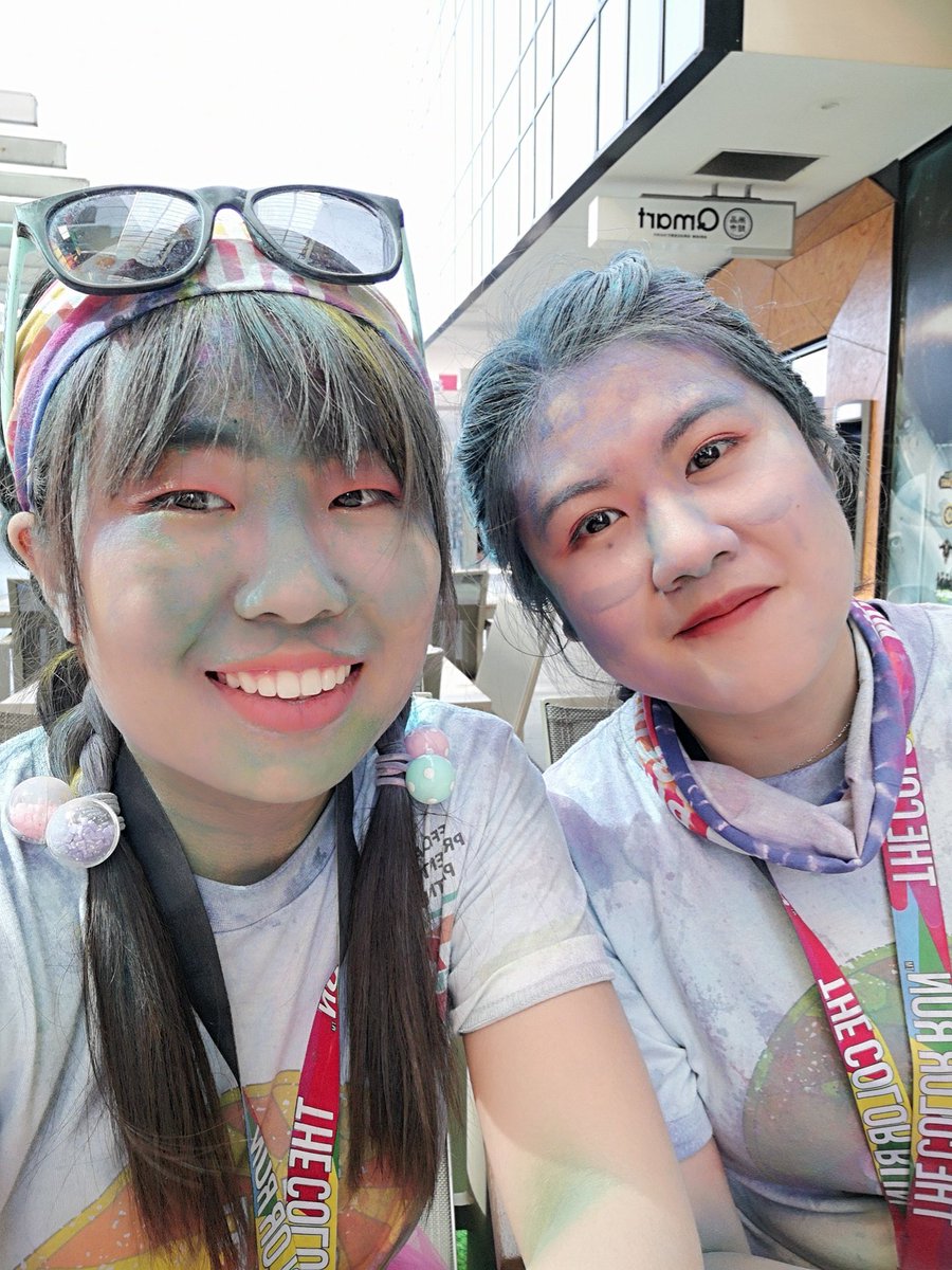 0livia_T's tweet photo. Beautiful day for a run ☀️ Had a fantastic time at the #ColourRun2019 🌈 It really is the #Happiest5K on the planet! https://t.co/4iwkfUKUQ4