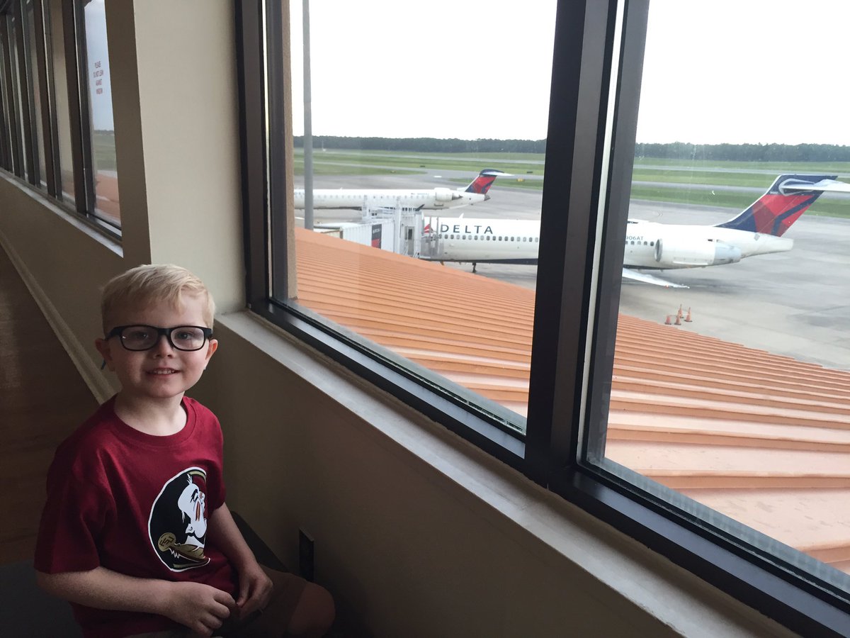 LJBinFLA's tweet photo. Shout-out to the two @Delta #DL982 pilots at @iFlyTallahassee yesterday who stopped to chat to my kiddo as we waited for his cousins to arrive. Made a big impression and he’s still talking about this #Boeing717 trading card over breakfast today. https://t.co/U3sIP9Bdzr