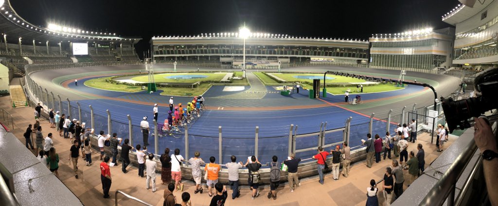 chrishoy's tweet photo. So cool being back in Japan to see the keirin, even better the fact that @JoeTruman97 smashed it in the final! 💪🏻😎 https://t.co/45ghn0CgcV