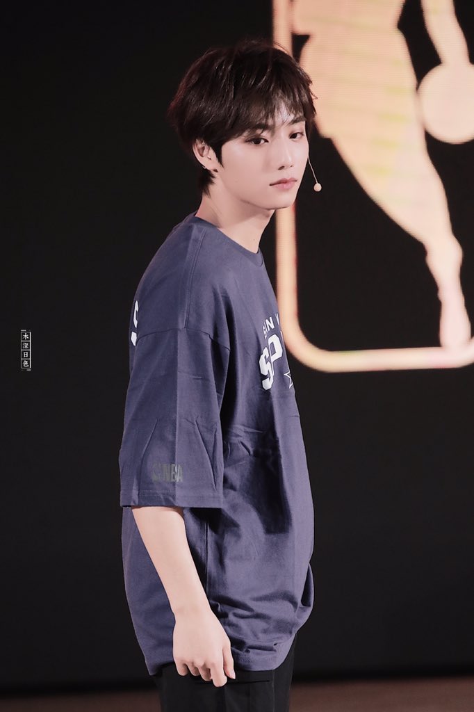 zhenningarchive's tweet photo. 🐨 ¦ 190818
        ©木深日色·李振宁 (1/2)

《                #UNINE                    》
《#李振宁            #LiZhenning》 https://t.co/PnkVTGCM1Z