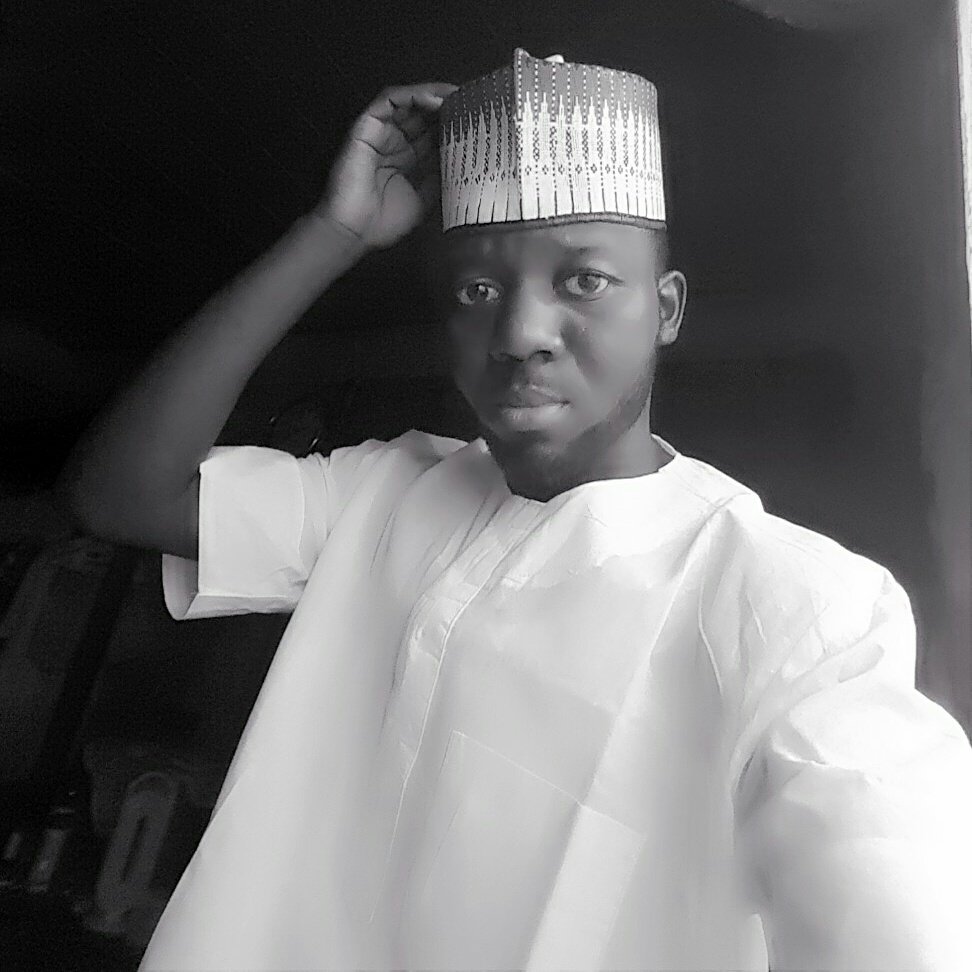 RT @abideen_zeenil: Eid Mubarak to all my friends https://t.co/2vTDXBECPG