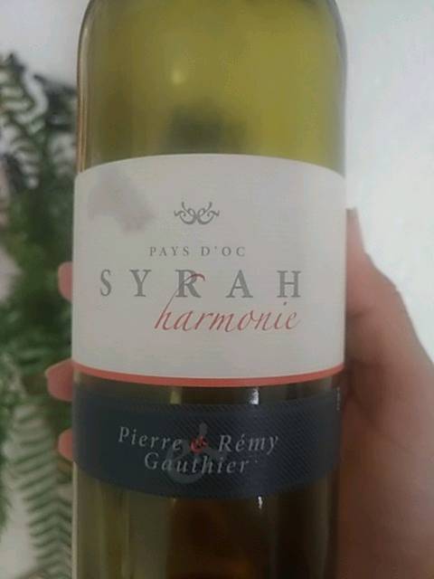 Veja s&oacute; este vinho. Estou atribuindo 2 de 5 estrelas com o aplicativo @Vivino:https://t.co/DiqRHdNaQk