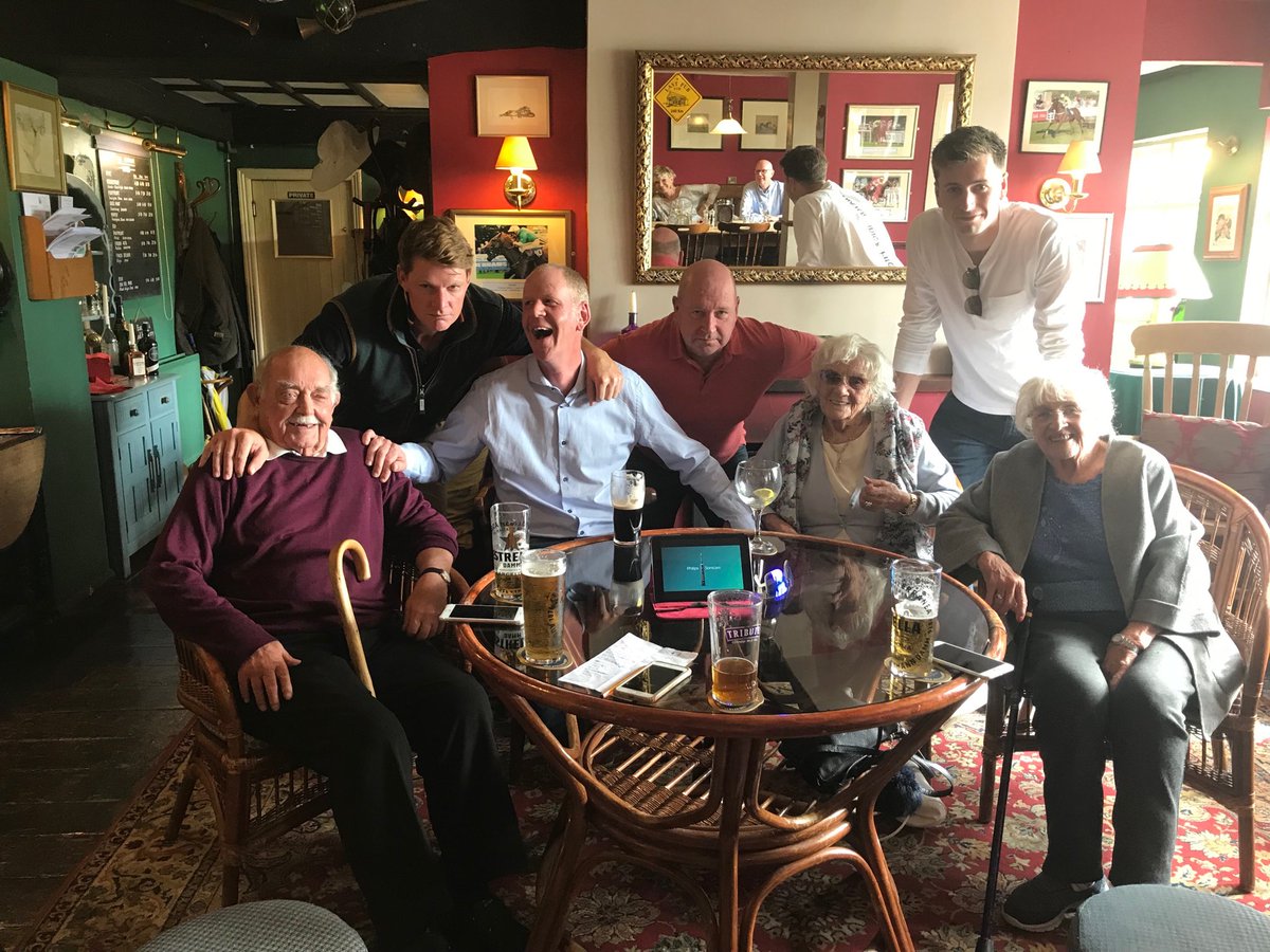 MichaelJohnCh11's tweet photo. Super Sunday Club @The_Harrow #grumpyoldgits https://t.co/2R2vddWCo6