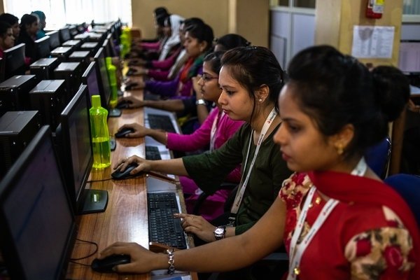 waithash's tweet image. At iMerit offices in India, employees label images that are used to teach artificial intelligence systems. Some of the images include medical videos, pornography or violent images .

nytimes.com/2019/08/16/tec… #ai #trainingAI