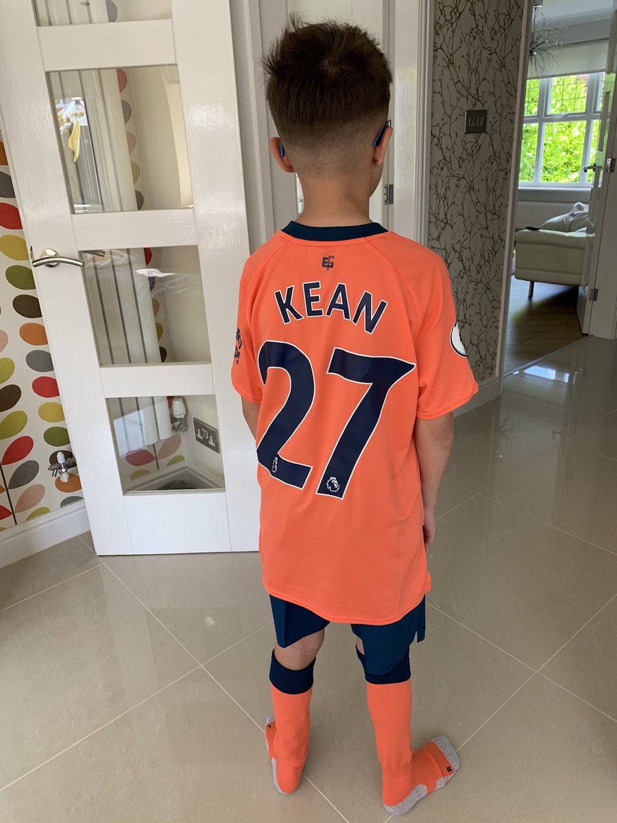 MikeHampson1878's tweet photo. Thank you so much to Christine @efc_engagement for sorting the kits for my boys today ! Next stop Las Vegas 😊 Best club in the world @Everton #newkit https://t.co/UXSDwfkRr1