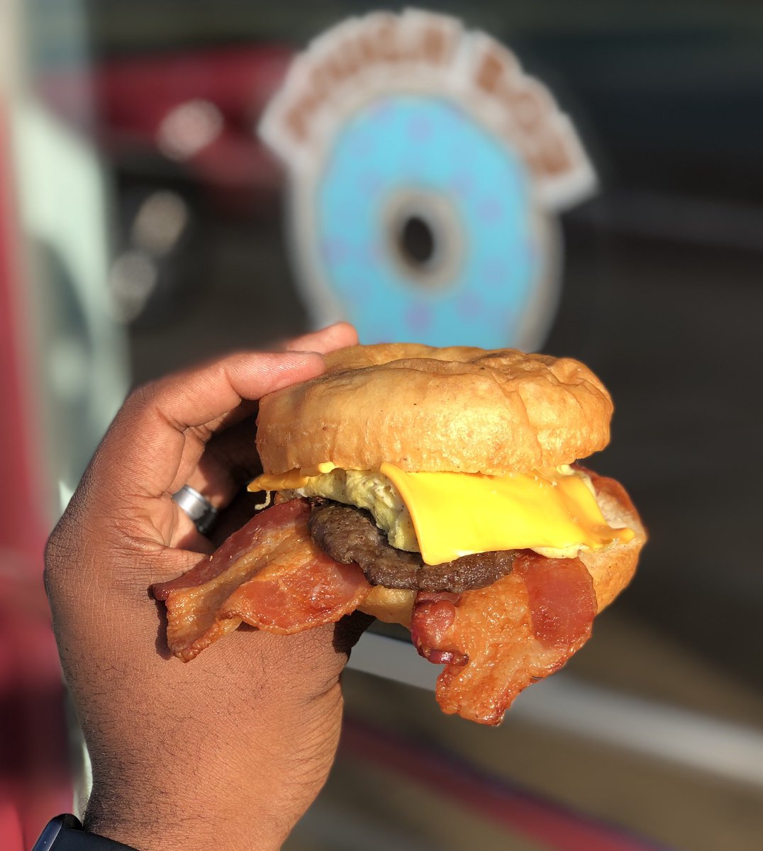 Donut breakfast sandwiches are $1 off today! We close at noon, so hurry!

#doughboydonuts #donuts #doughnuts #donutfoodtruck #foodtruck #campbowie #onthebricks #donutporn #foodporn #foodie #fortworthtx #fortworth #🍩