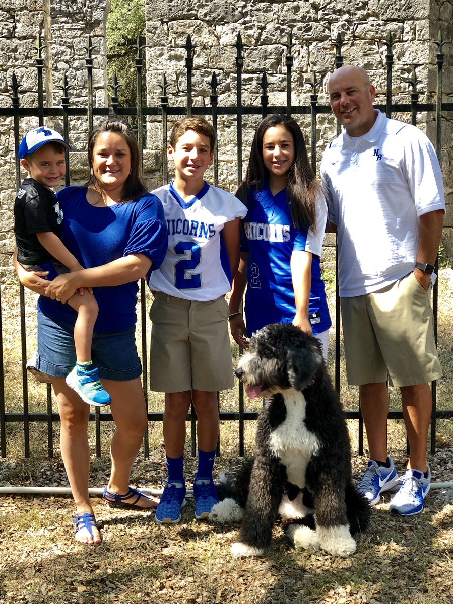 Shandy0708's tweet photo. @Teachwithlove15 @support_a_teach 👋🏼5th grade science &amp; Social Studies teacher, married to a HS teacher/coach have a daughter in HS son in MS and son in kinder. We cover all the schools with our family 🤣🤣.  Anything helps. Thank you in advance https://t.co/U93Q0SPuQY https://t.co/4RPlk00QFy