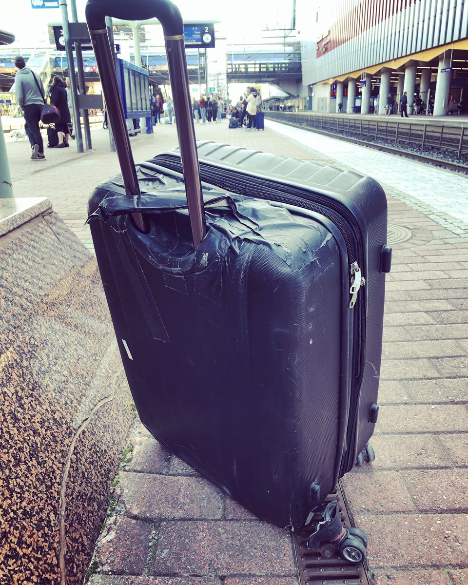 ManaOfLordi's tweet photo. My trusted workhorse since 2013. It cost 40€ and it had only 1 show 'till retirement. Sad day.

#lordi #manaoflordi #luxuryluggage https://t.co/C9OTVTyYDo