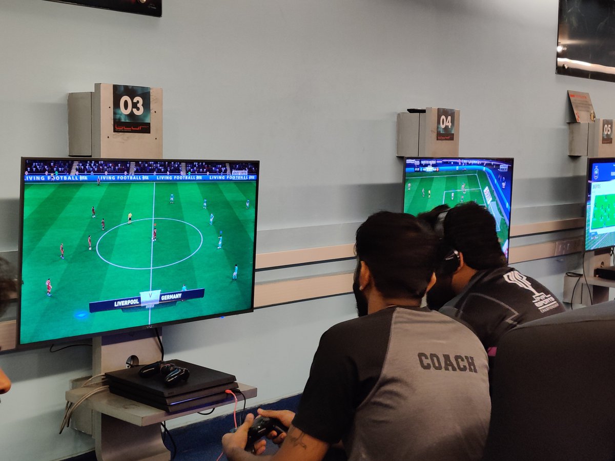 ChennaiCityFC's tweet photo. Meanwhile, back home.... The competition in virtual football is alive and kicking. This is #EKickoff, Day 2! #SingaNadaiPodu https://t.co/bLHTgFboqf