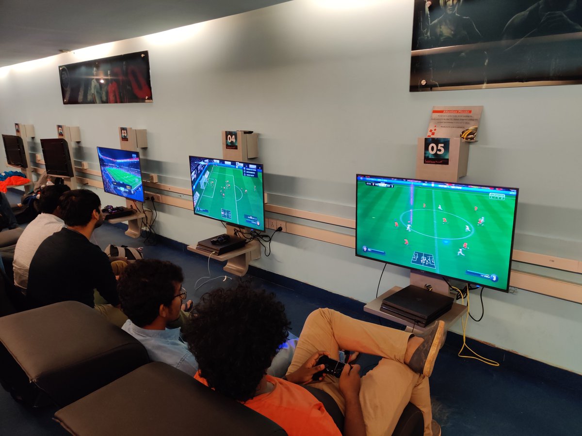 ChennaiCityFC's tweet photo. Meanwhile, back home.... The competition in virtual football is alive and kicking. This is #EKickoff, Day 2! #SingaNadaiPodu https://t.co/bLHTgFboqf