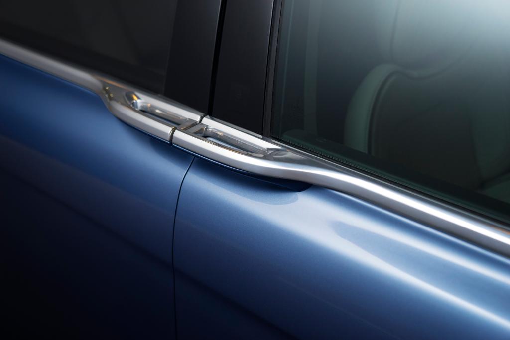 LincolnMotorCo's tweet photo. An icon for the ages. The double-hinged doors of the #Continental, shown on the 1966 convertible and the 2019 Coach Door Edition.* #PebbleBeach 

*Limited Availability https://t.co/ZABv9TEaF2