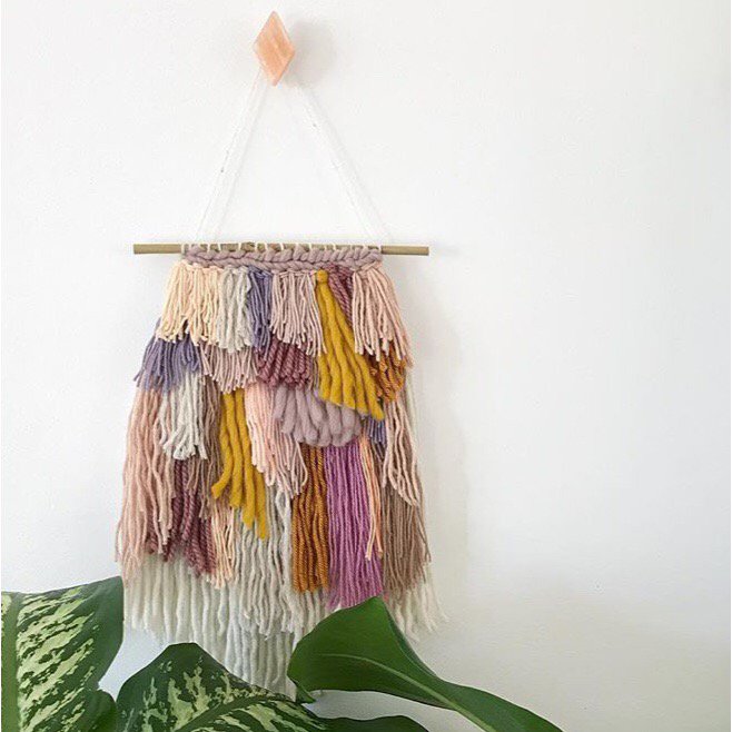 We adore seeing what our customers create with our yarns. What would you do with our cheeky chunky wool?  loom.ly/ImcTNqY Thanks <a href="/cathchamberlain/">catherine chamberlai</a> #woolcouture #weave #wallhanging