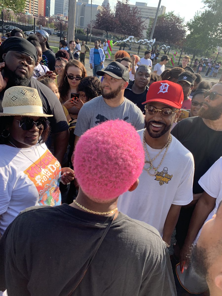 Skye_babie's tweet photo. 19th Birthday was a success ❤️#meechsfieldday https://t.co/DapRE6ymYd