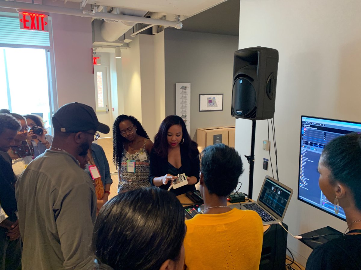 taoleighgoffe's tweet photo. Prof Goffe #PhDJ sessions @Google #Afrotectopia2019 https://t.co/Gtd1hVZOcp