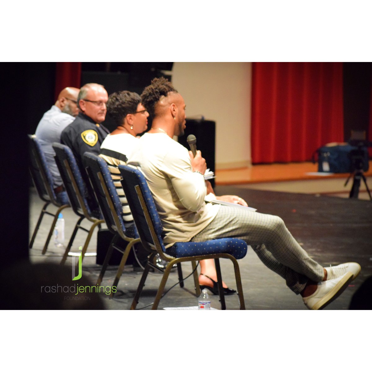 TheRJFoundation's tweet photo. @RashadJennings and our panel speakers at our 180 Round Table๐
.
#180RoundTable #RashadJennings #RJF #nonprofit #philanthropy #community #Lynchburg #Virginia https://t.co/I6LhrQFmaO