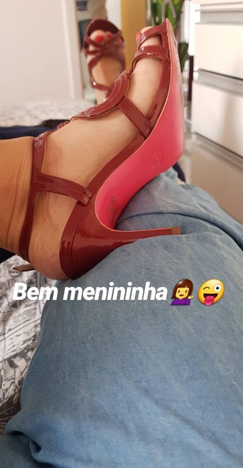 Aquele presentinho perfeito que voc&ecirc; n&atilde;o para de babar 😍 #feetlee https://t.co/F0LanP7Qxs<a href="/tag/feetlee"class="tags"><span>#feetlee</span></a>