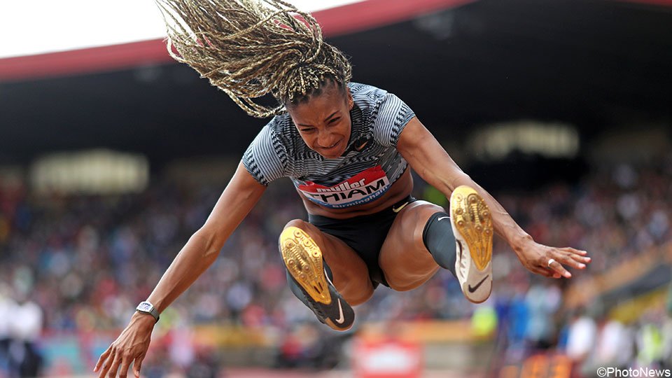 .<a href="/thiam_nafi/">Nafi Thiam</a> wint uiteindelijk het verspringen in Birmingham, met een BR van 6,86m.

Niet alleen een wereldtopper in de zevenkamp en het hoogspringen, maar nu dus ook het verspringen 😲

api.sporza.be/permalink/web/…