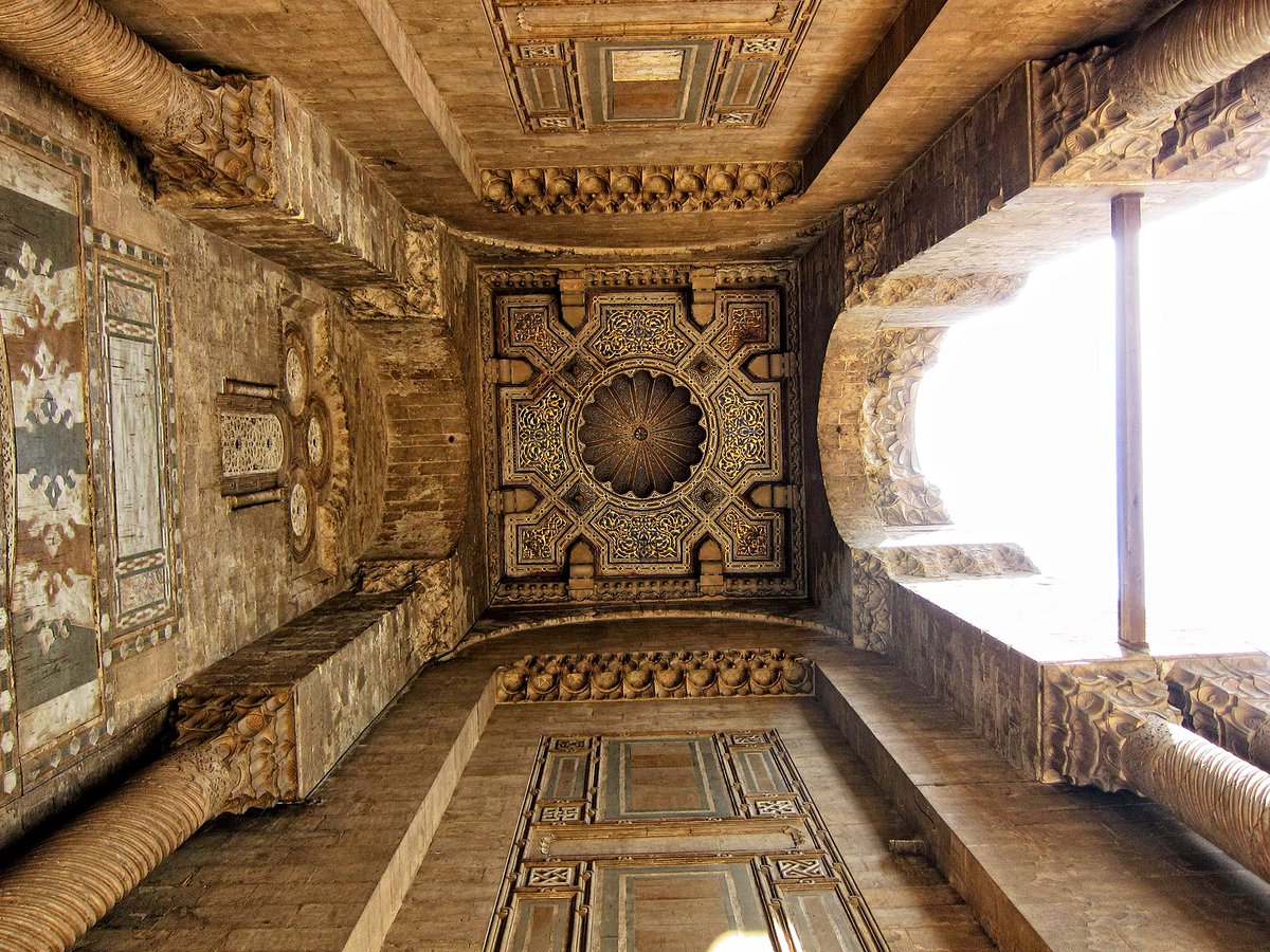 StarveYourEgo's tweet photo. #DomeInterior
#IslamicArchitecture https://t.co/kdbt5yaLfm