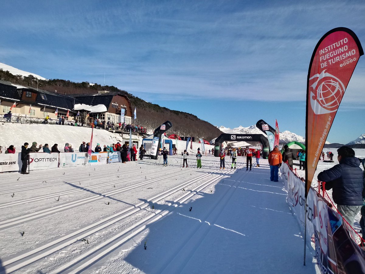 TurismoTDF's tweet photo. El esquí de fondo está de fiesta con una fantástica edición de la Marchablanca #Marchablanca #VamosALaNieve #FinDelMundo #TierraDelFuego #Neve https://t.co/T3hqjD9aHS