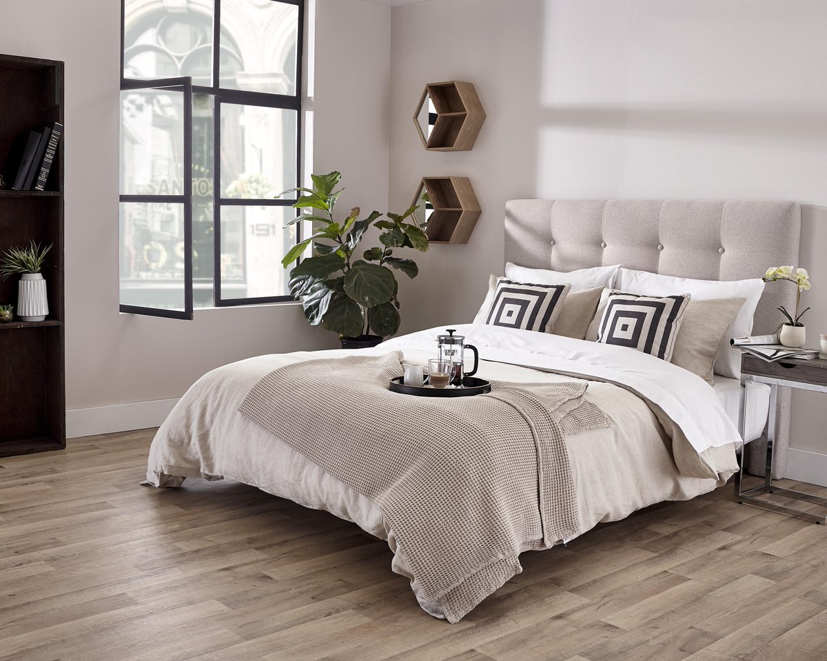There's nothing like making your bedroom feel like a hotel 🙌😍

We loved working with <a href="/LinenChest/">Linen Chest</a> to shoot their Pure Linen bedding collection 🖤✨🌾
#agencylife #clientlove