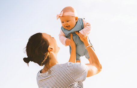 #SabiasQue vacunar a tu hijo antes de los 2 años, lo previene de enfermedades y ayudan a las defensas naturales del bebé al desarrollar de un modo seguro, la inmunidad contra las enfermedades. #TrabajoProducciónYPAZ  #AmaATusHijos #FelizDomingo