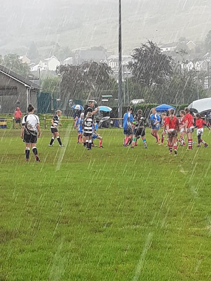 RhinosGirls's tweet photo. Thank you @RugbyMiners for hosting today’s festival. Well done to all the girls, parents and coaches who braved the elements again💪🏽🏉🖤 #rainwontstopus @llantwit_pink https://t.co/Fj2nsLh9pv