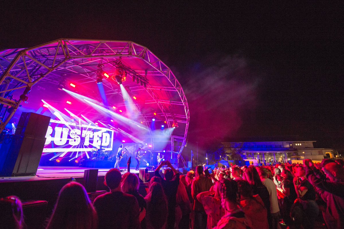 demontforthall's tweet photo. Good Afternoon! We are all set for another night of #gigsinthegardens. Were you here for @busted last night? Next up @KaiserChiefs, @thevaccines and @thetwang. Tickets available on the door. (Pics Ian Davis)
.
.
.
#offwegoagain
#party
#letsrock
#getdownhere
#demontforthall https://t.co/kHv0SSwavv