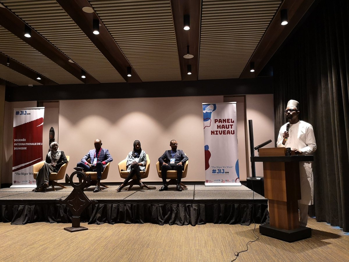 Unicefniger's tweet image. Vous aussi, participez aux débats en répondant à cette question : Si on vous demande de changer le #Niger, que feriez vous ? 

#TheNigerWeWant #CRC30 #YOUTHDAY #GenUnlimited #227Talks