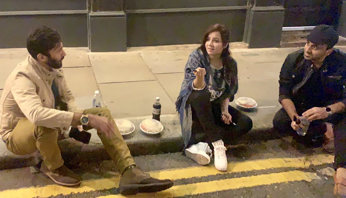 Rabipirzada's tweet image. کشمیری لوگ کراچی والوں کو فوٹ پاٹھ پہ بٹھا سکتے ہیں۔ 
Ijaz Aslam sb one of my favourite artist and waseem badami sb right here for awards #10thPAA