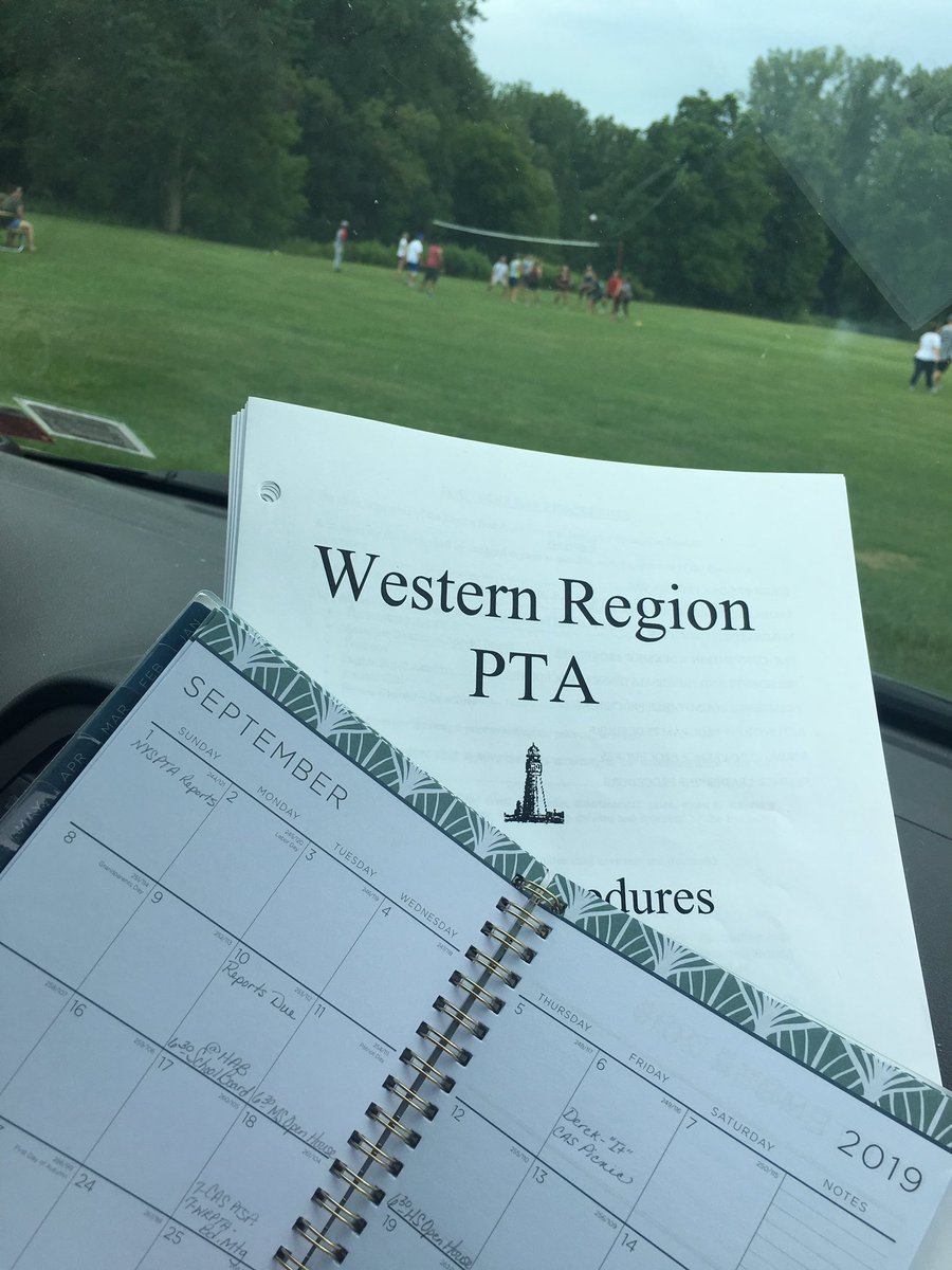 geneacandy's tweet photo. Been watching this guy play volleyball for 28 years...today I’m multi-tasking with some procedural reading so I can finish filling my calendar with PTA deadlines! #CAS #HCSDReads19 while @NALC_National #Branch3 #LetterCarriers #Volley https://t.co/iiGmgDQAEM