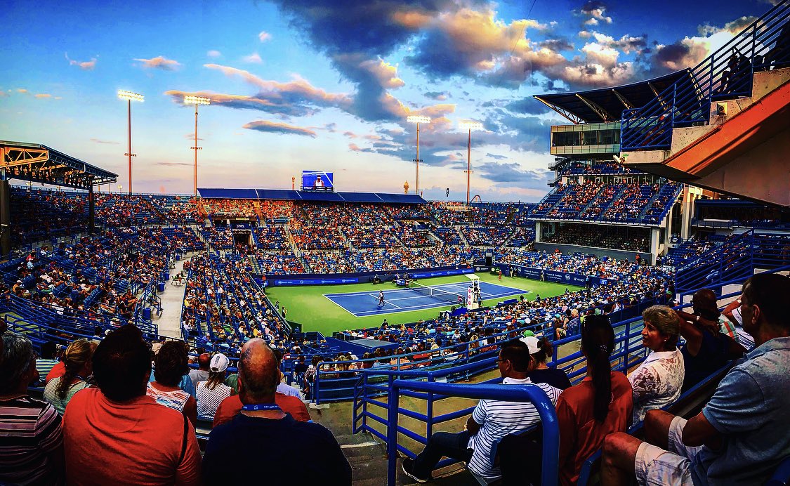 FlanneryDDS's tweet photo. It’s been a beautiful week at the Western &amp; Southern Open! 🙌🏼🎾😆 Nice weather makes it that much more fun to watch #worldclass #tennis!! 🎾☀️😊 https://t.co/hu2vNlsepR